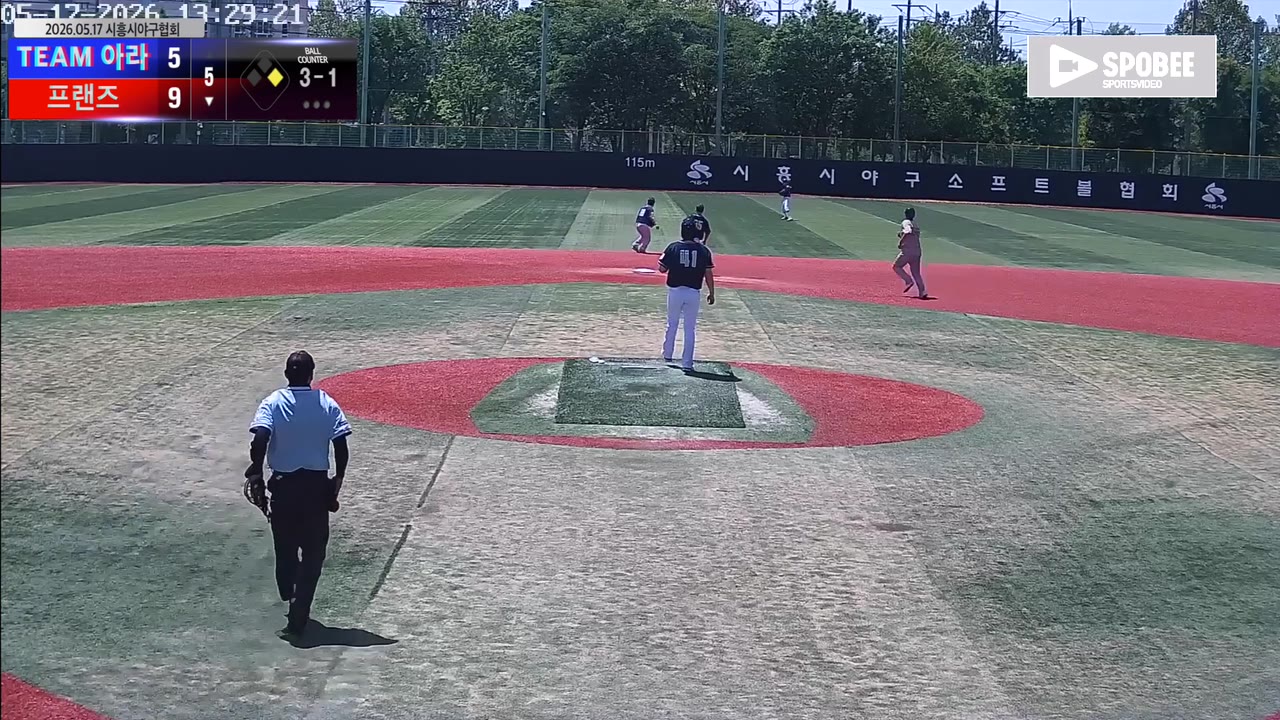 프랜즈, 동점 허용 직후 다시 앞서며 TEAM 아라에 12-5 승리